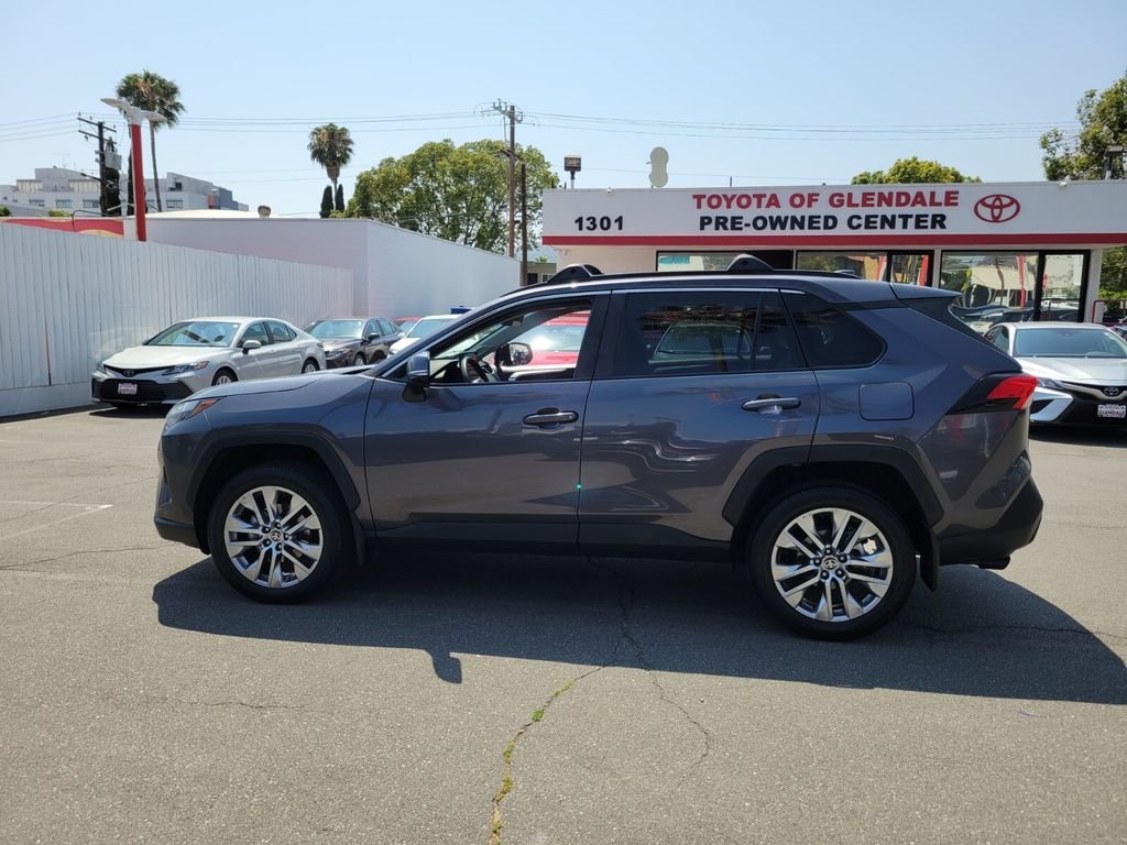 Used 2024 Gray Toyota XLE Premium image 8