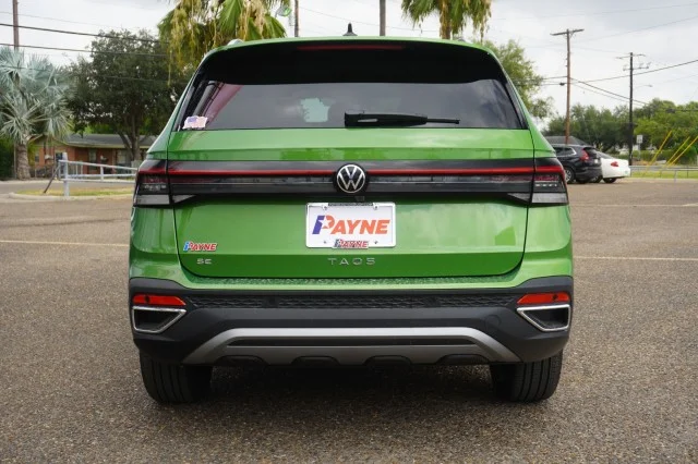 New 2026 Bright Moss Green Metallic Volkswagen 1.5T SE image 8