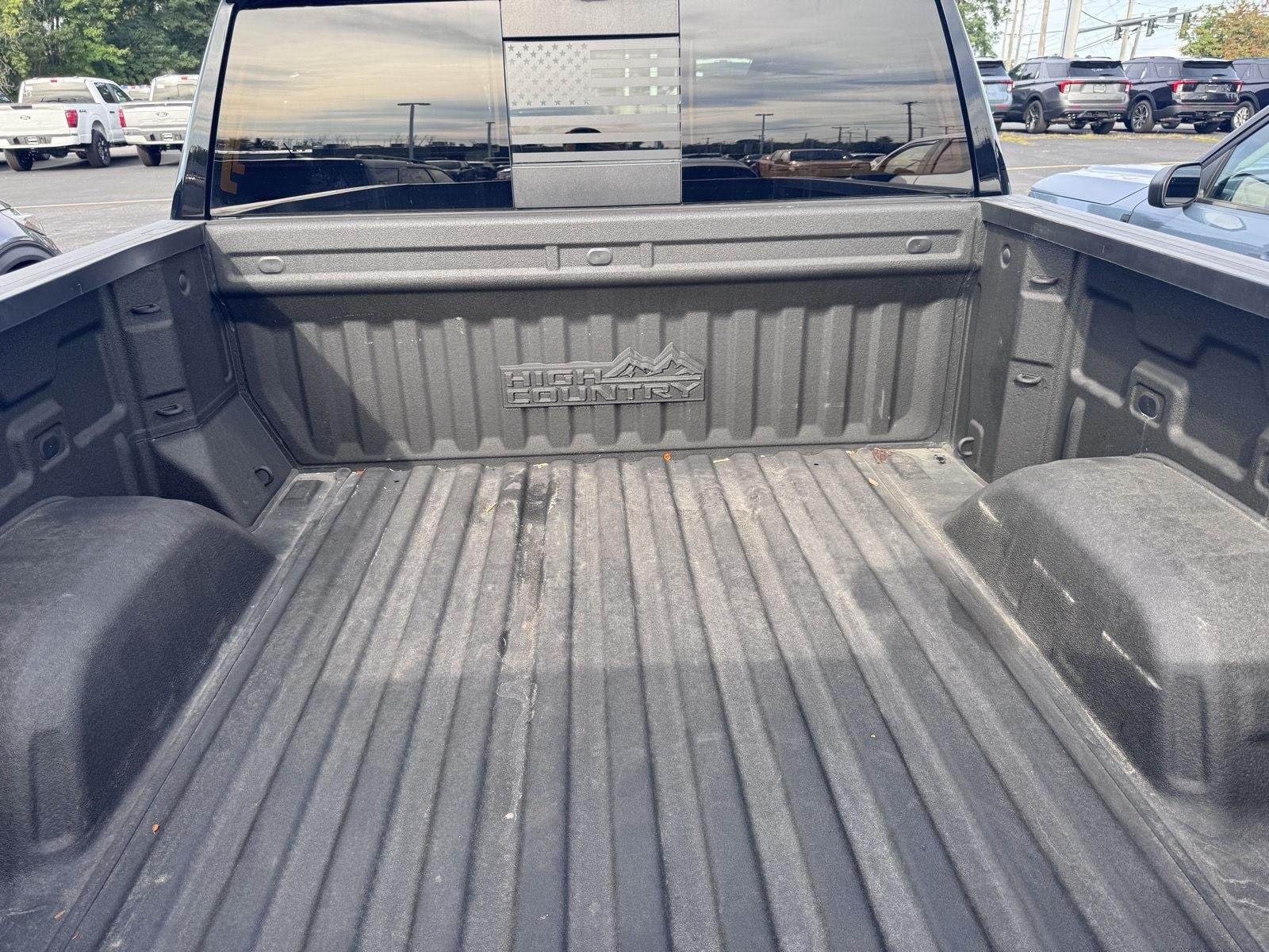 Used 2022 Black Chevrolet High Country image 7