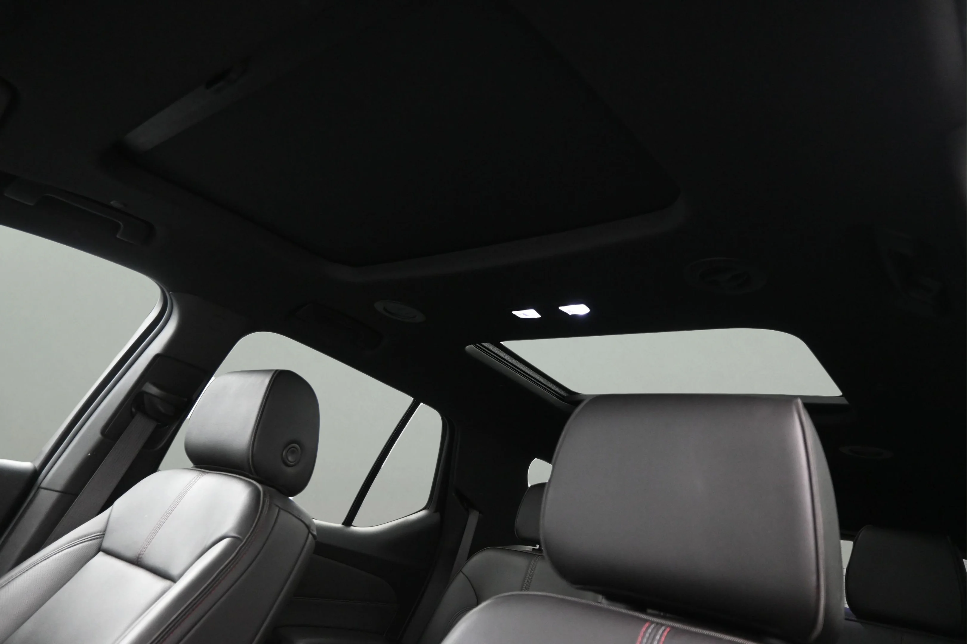 Used 2023 Summit White Chevrolet RS image 8
