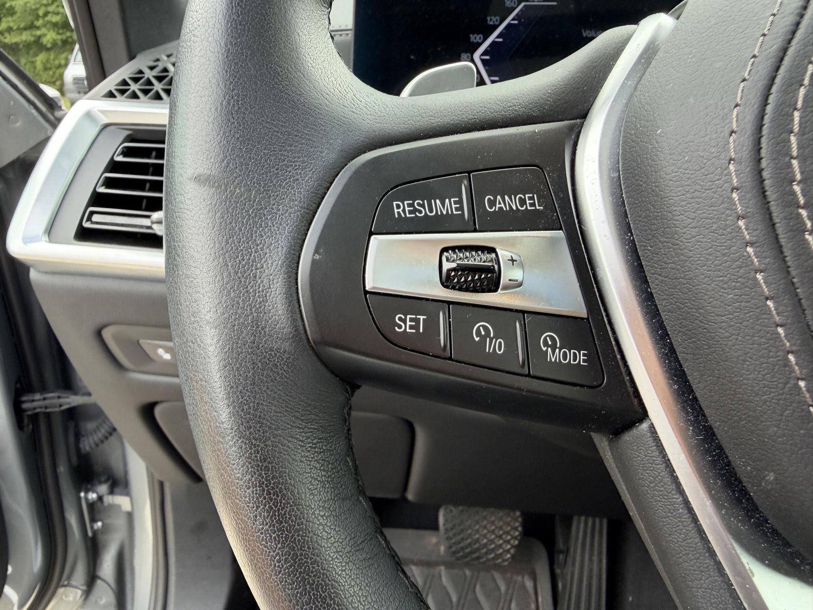 Used 2025 Skyscraper Grey Metallic BMW sDrive40i image 11