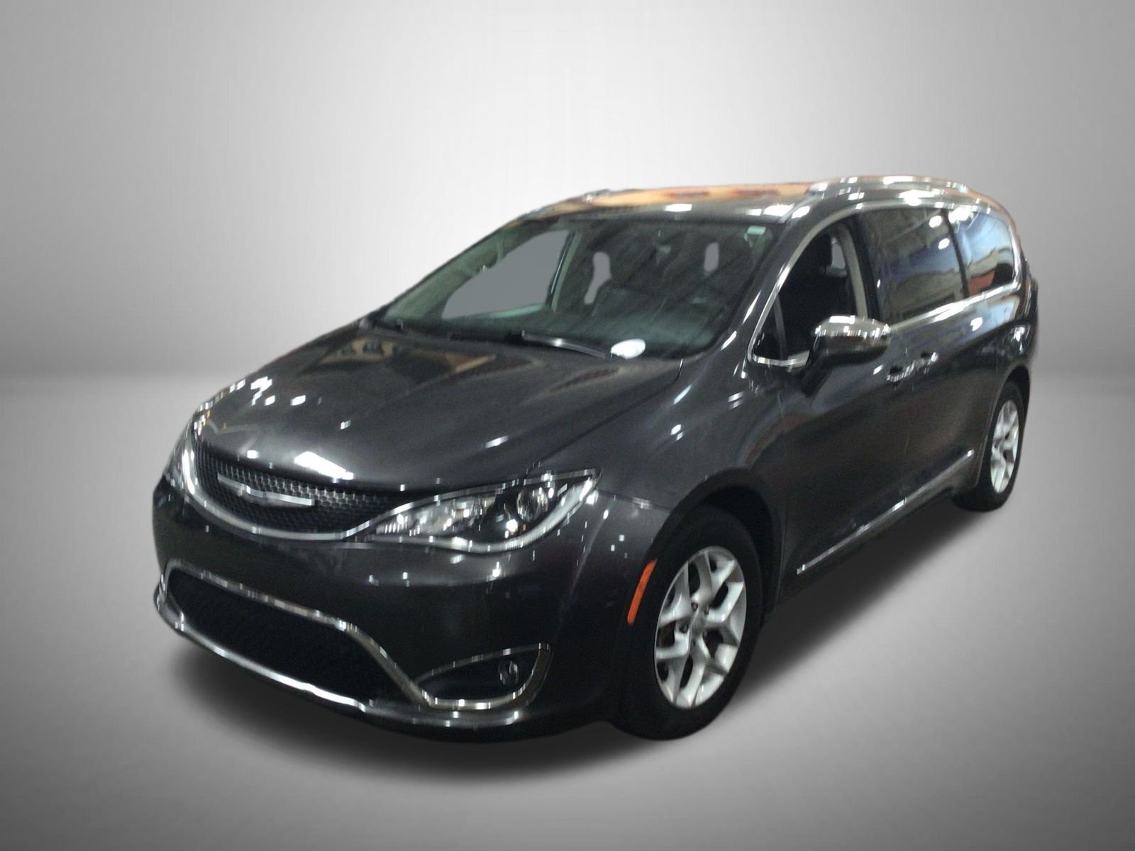 Used 2020 Gray Chrysler Limited image 1