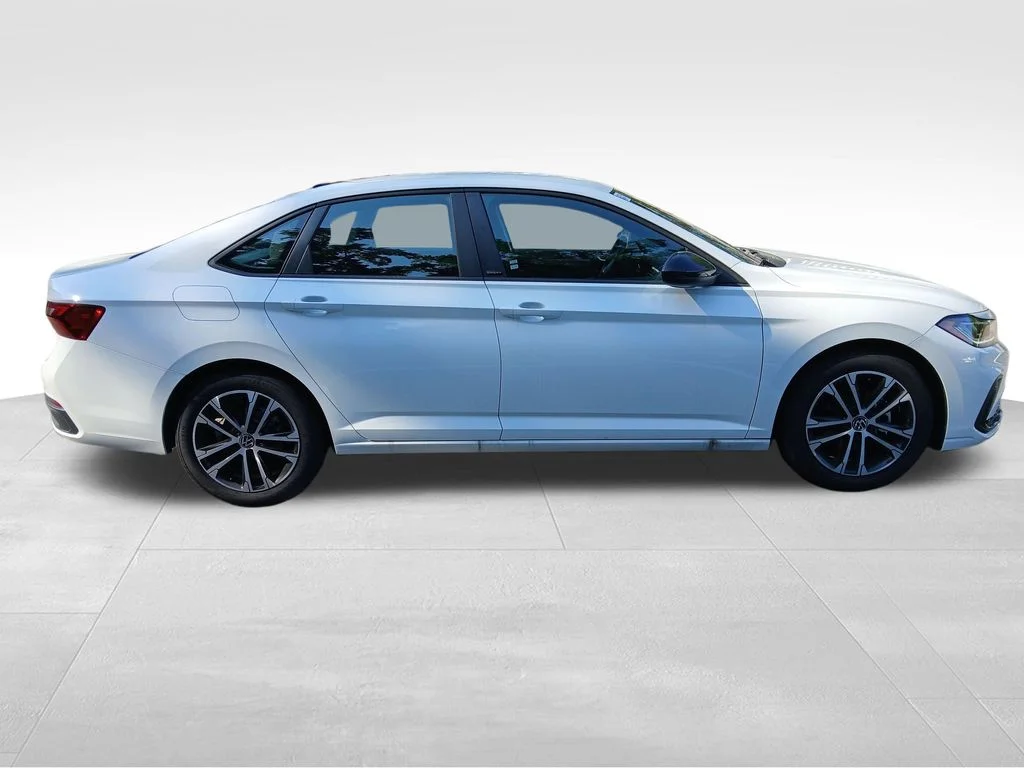New 2026 White Volkswagen 1.5T Sport image 6