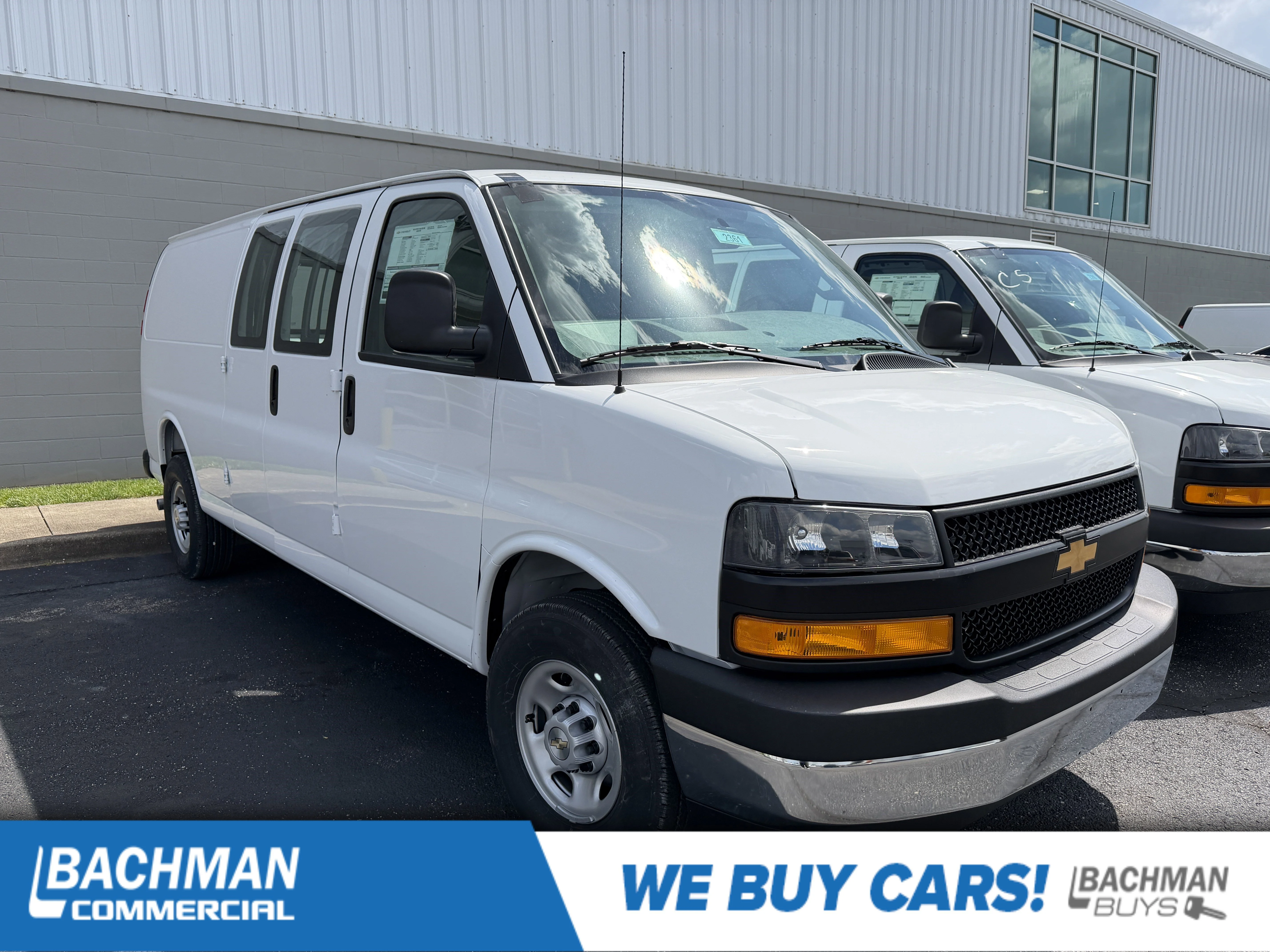 2026 Chevrolet Express 3500 Extended Work Van's photo