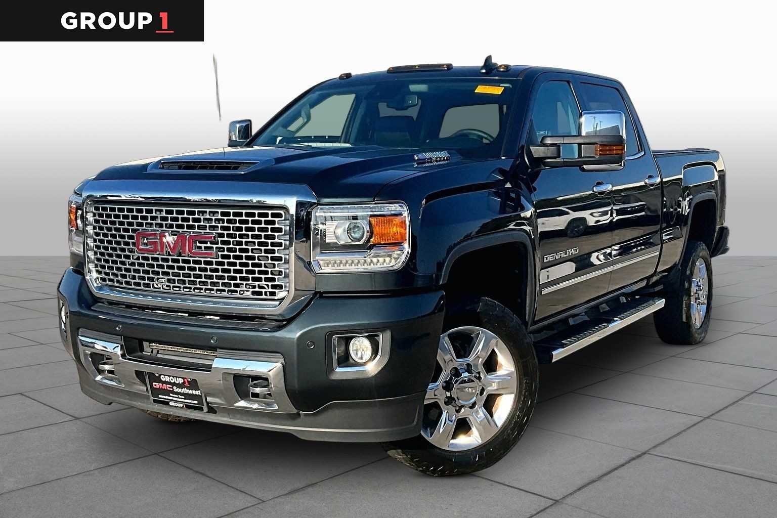 2017 GMC Sierra 4WD Crew Cab Standard Box Denali's photo