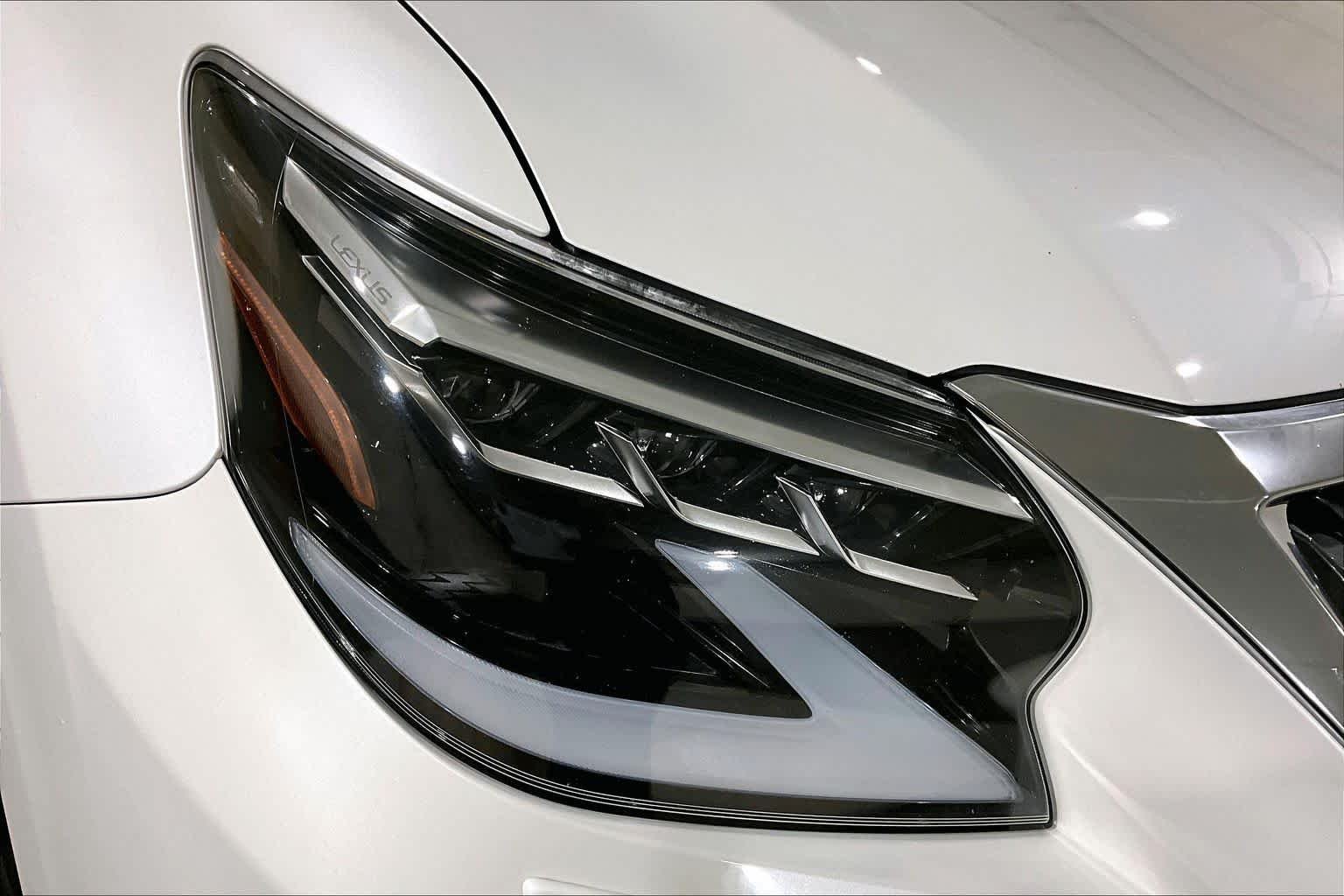 Used 2020 Starfire Pearl Lexus Premium image 26