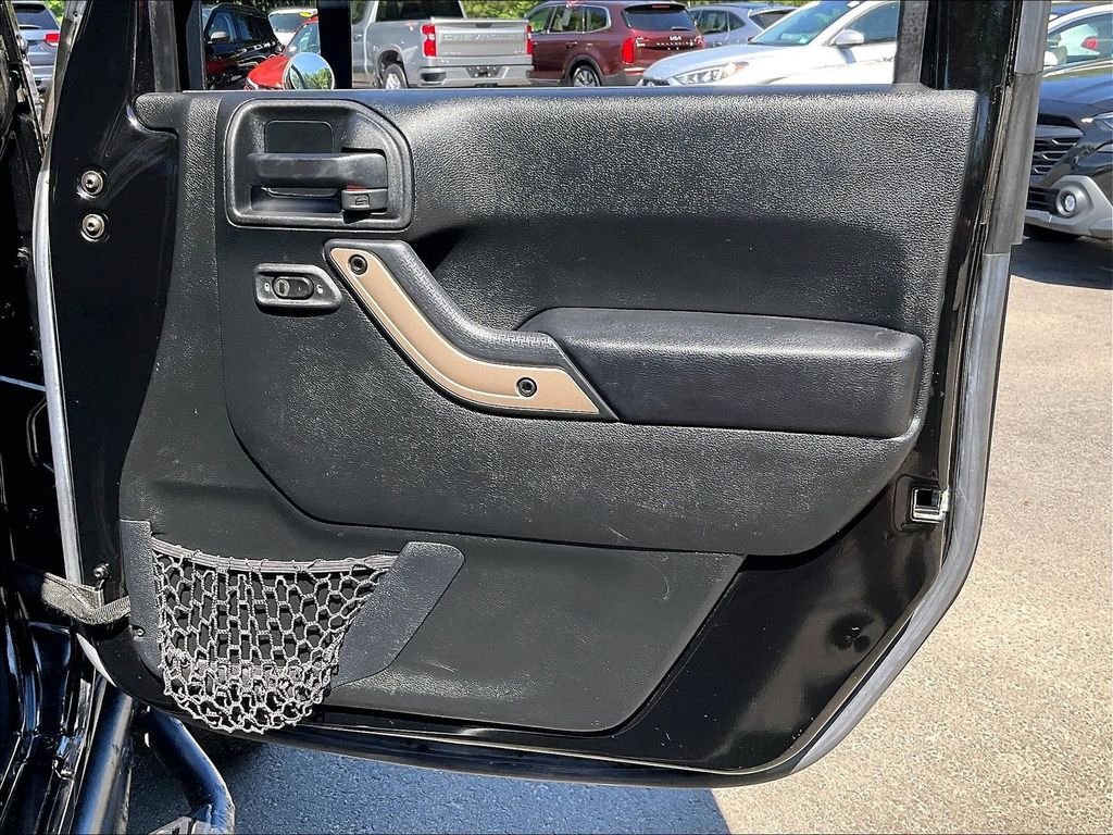 Used 2017 Black Jeep Unlimited Sahara image 25