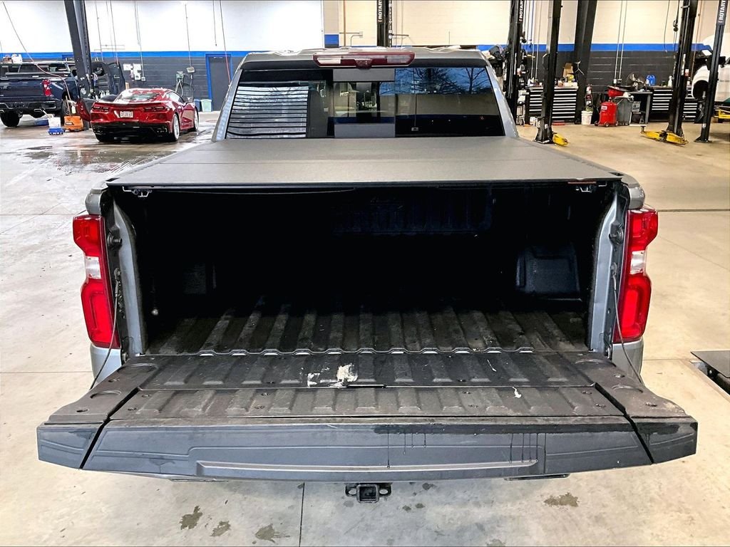 Used 2022 Gray Chevrolet High Country image 32