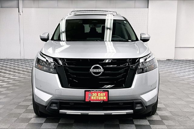 New 2025 Brilliant Silver Metallic Nissan Platinum image 16