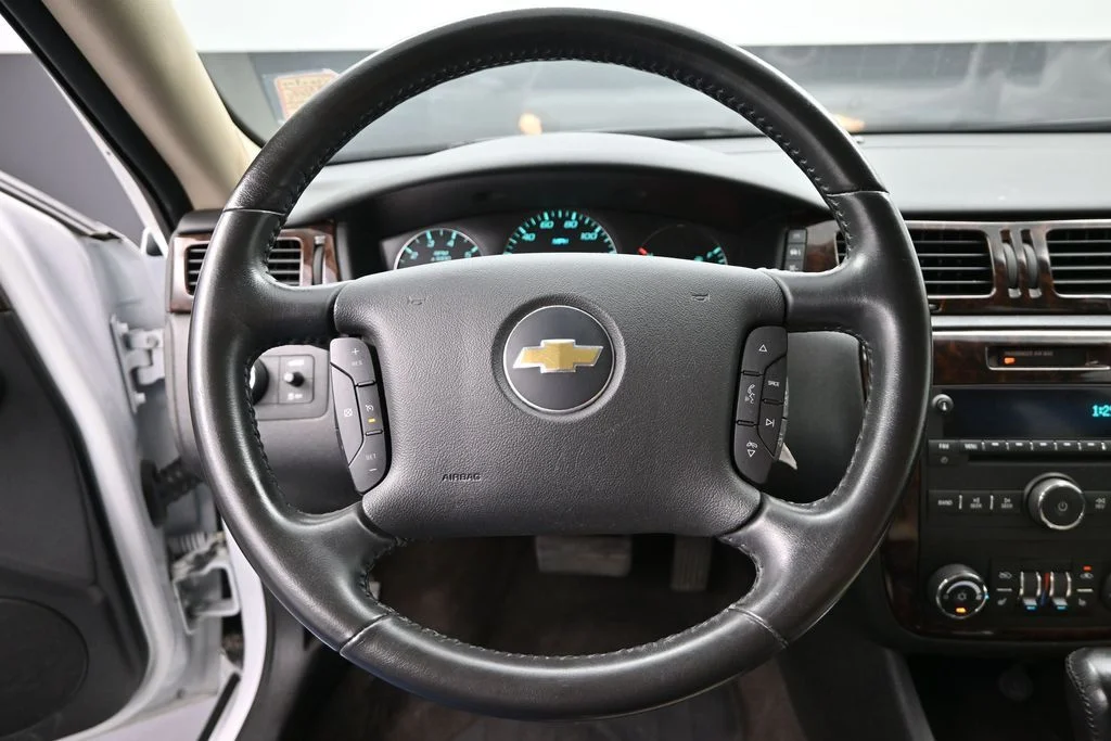 Used 2014 White Chevrolet LTZ image 10