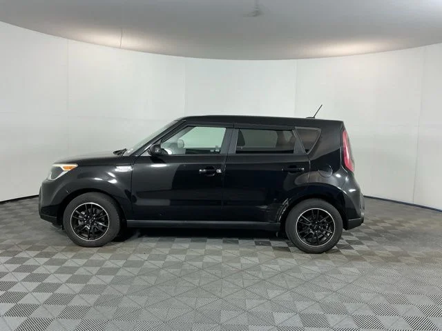 Used 2015 Black Kia Base image 8