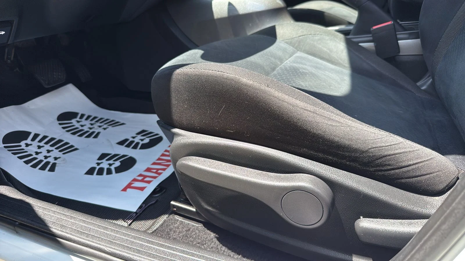 Used 2015 White Nissan SV image 6