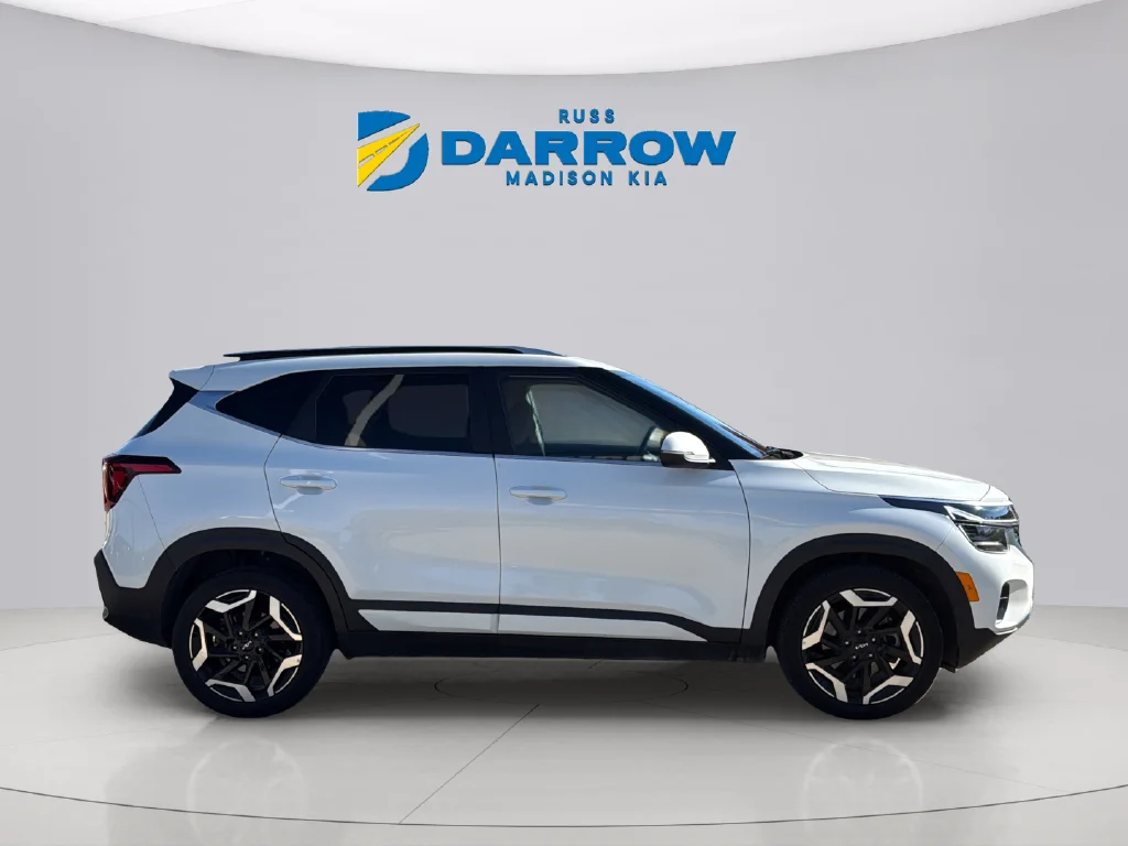 Used 2024 Snow White Pearl Kia SX image 6
