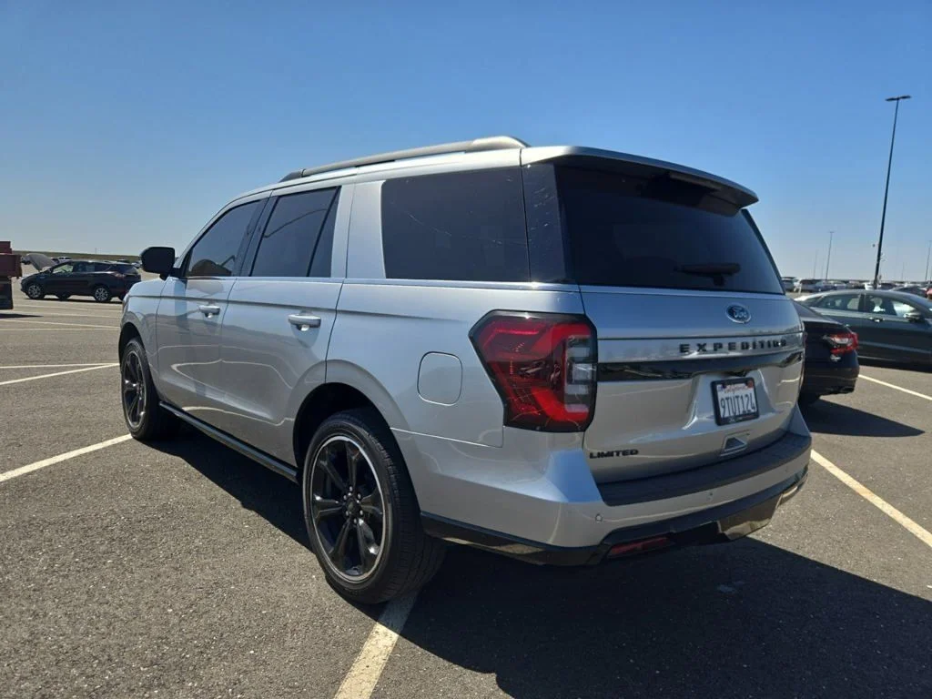 Used 2023 Silver Ford Limited image 4