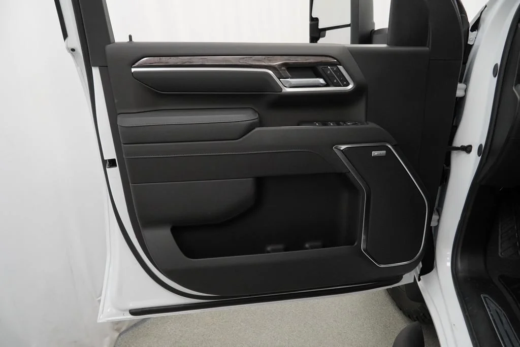 New 2026 Summit White Chevrolet LTZ image 23