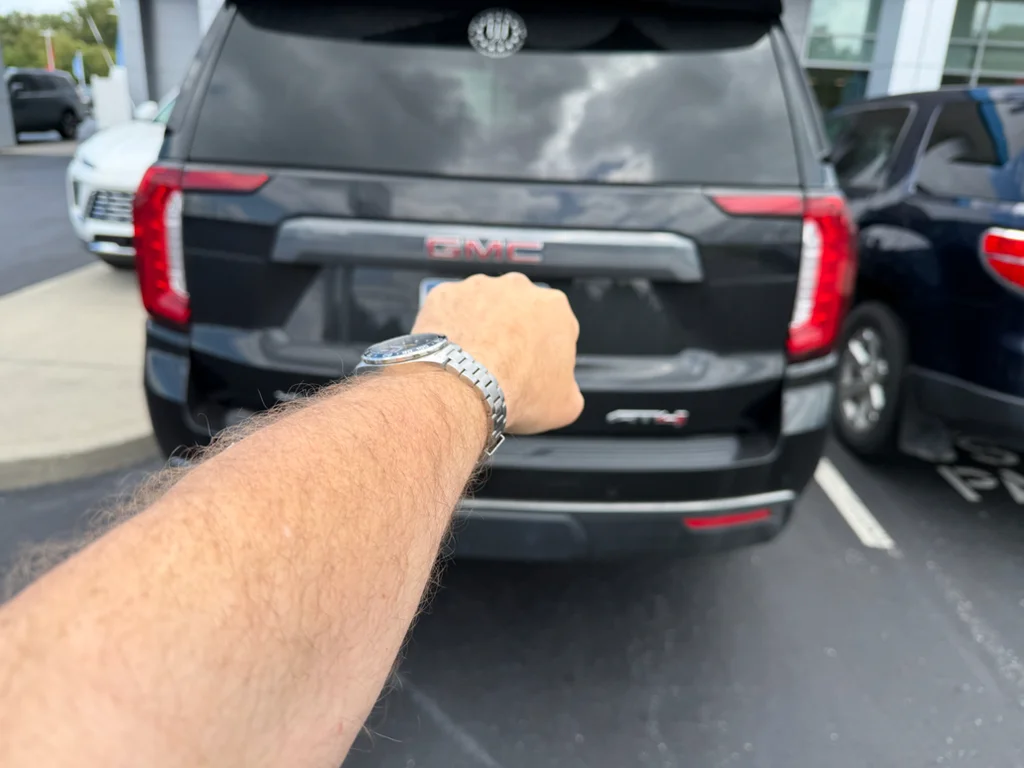 Used 2023 Onyx Black GMC AT4 image 4