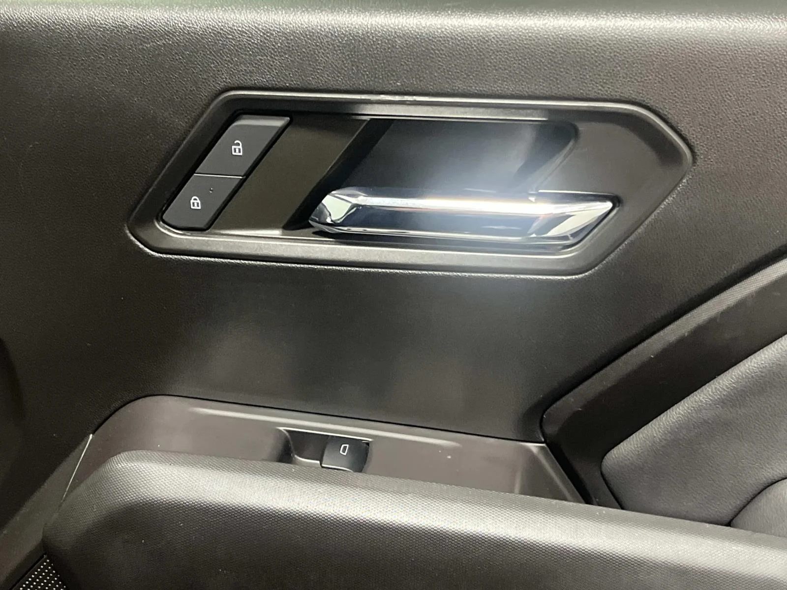 Certified Used 2024 Onyx Black GMC Elevation image 28
