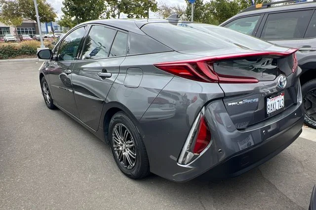 Used 2017 Gray Toyota Advanced image 6