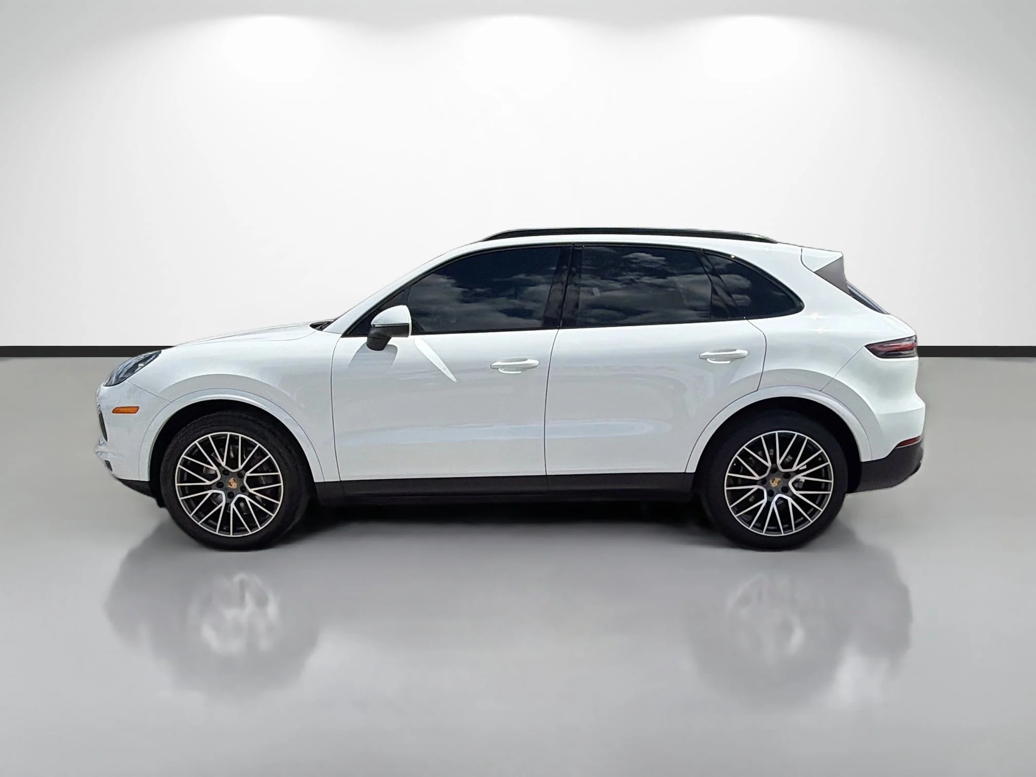 Used 2023 White Porsche Premium image 6