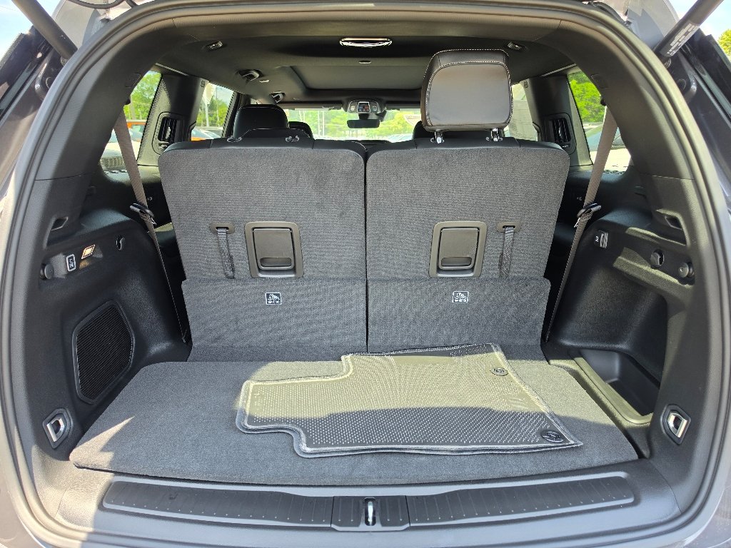 New 2026 Baltic Gray Metallic Clear-Coat Exterior Paint Jeep Limited image 6