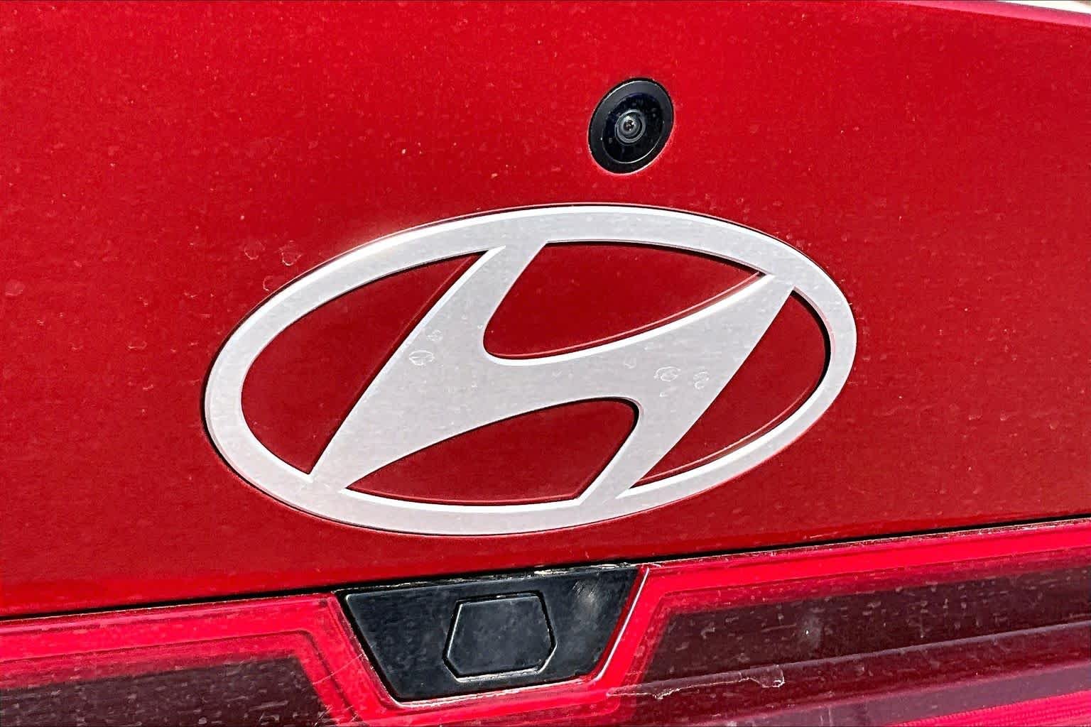 Used 2025 Ultimate Red Hyundai SEL Convenience image 31
