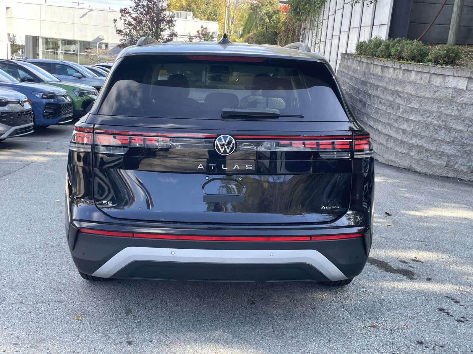 New 2027 DEEP BLACK PEARL Volkswagen SE image 8