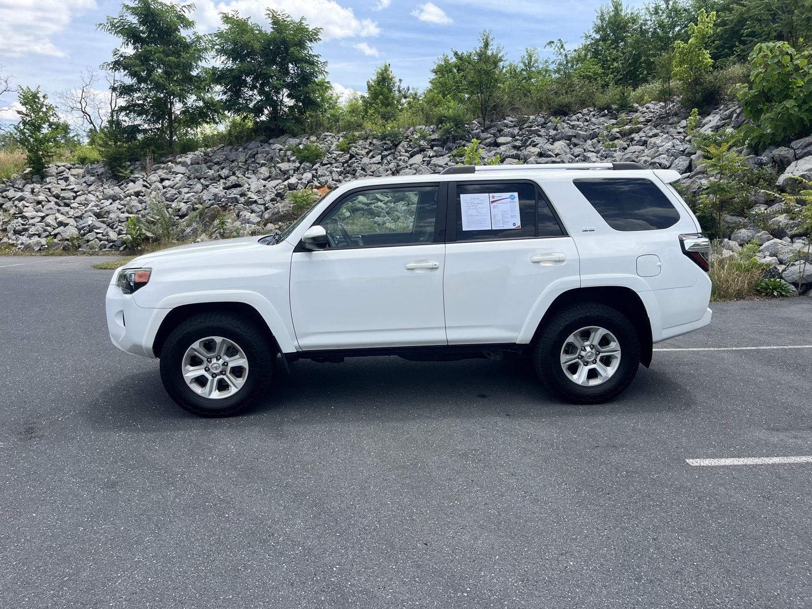 Used 2019 Super White Toyota SR5 image 5