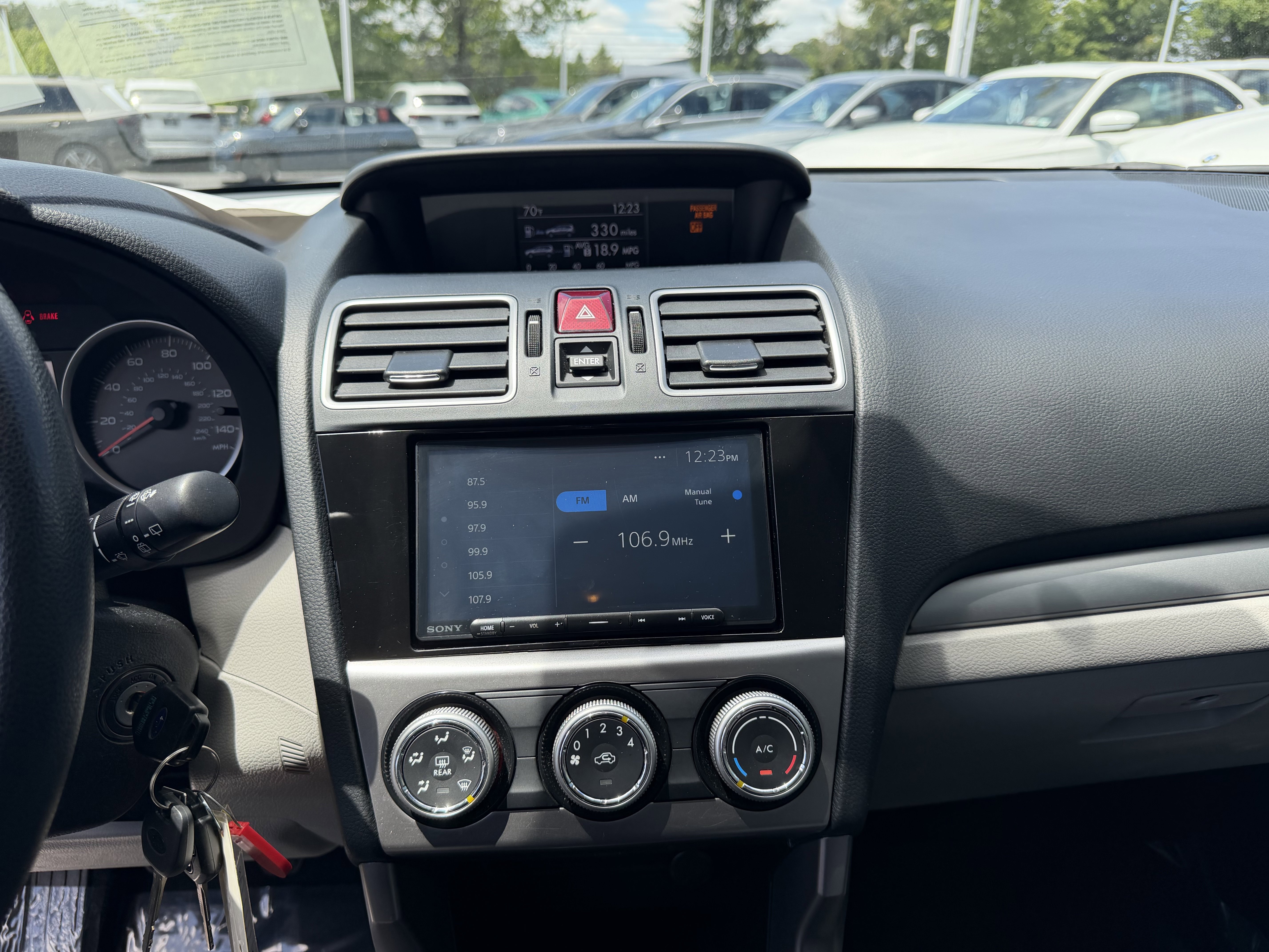 Used 2017 QUARTZ BLUE PEARL Subaru 2.5i image 13