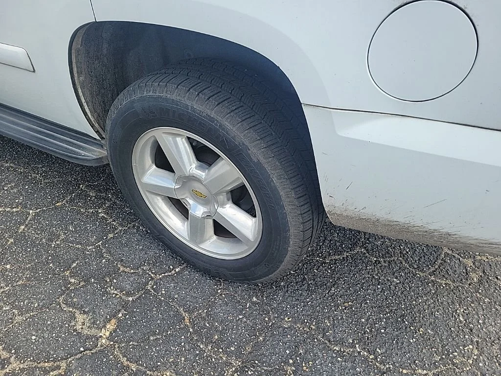 Used 2007 Summit White Chevrolet LT image 14