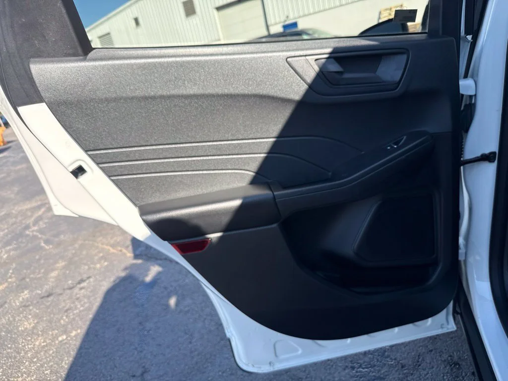 Certified Used 2022 White Metallic Ford SE image 40