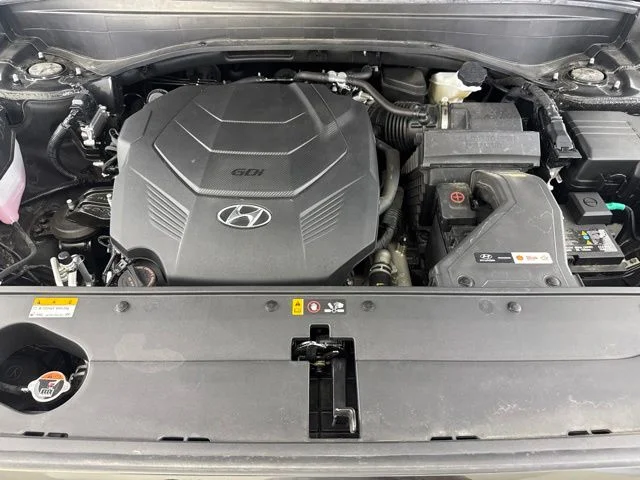 Used 2025 Black Hyundai SE image 18