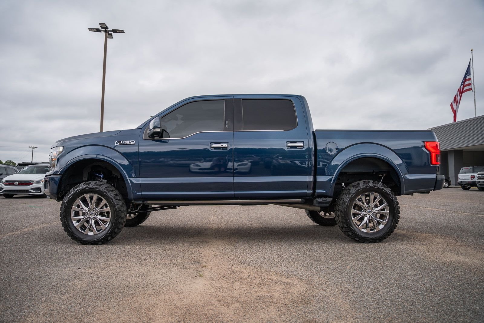 Used 2018 Blue Ford Limited image 8