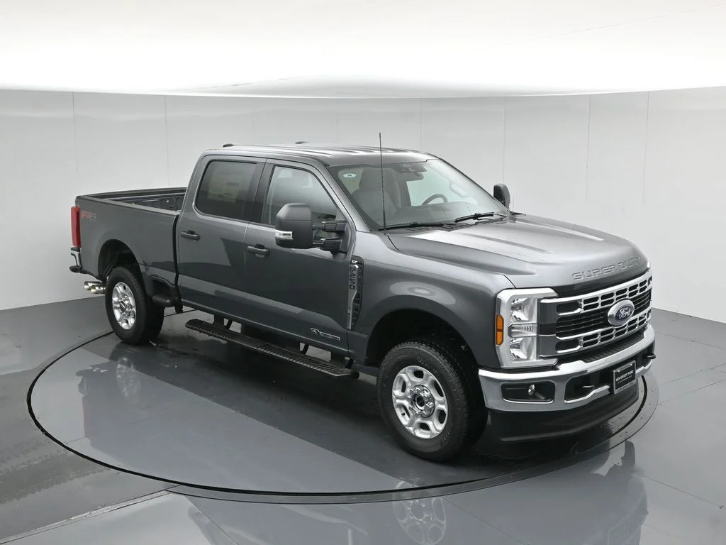 New 2026 Carbonized Gray Metallic Ford XLT image 38