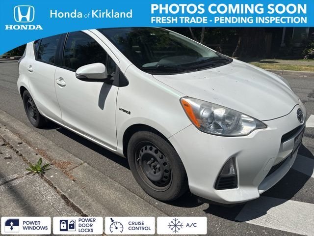 2012 Toyota Prius c Two's photo