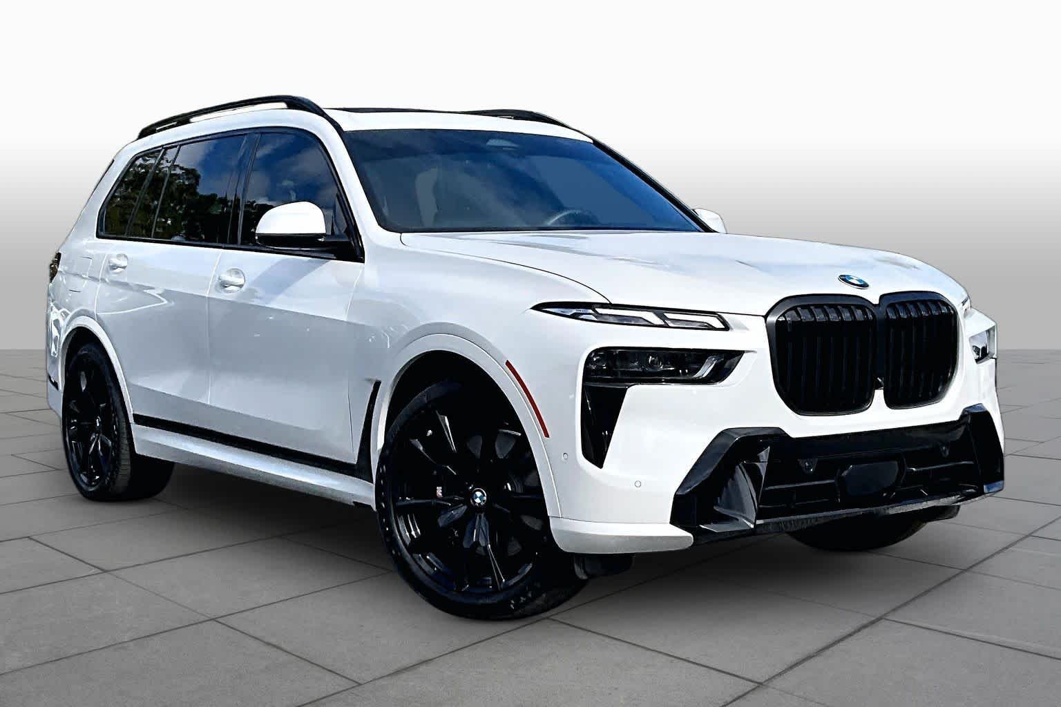 Certified Used 2025 Mineral White Metallic BMW xDrive40i image 3
