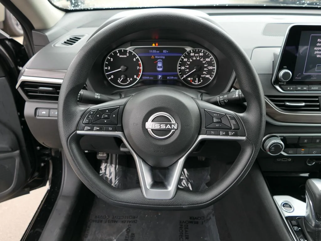 Used 2024 Super Black Nissan 2.5 SV image 12