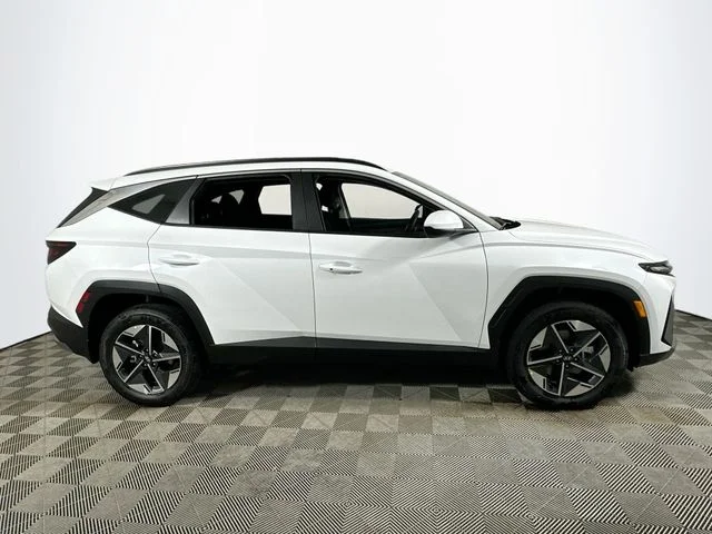 New 2026 Hyundai TUCSON HYBRID SEL
