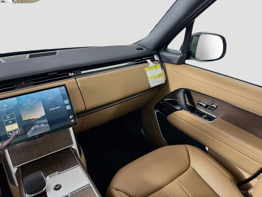 New 2026 Belgravia Green Land Rover SE PHEV image 25