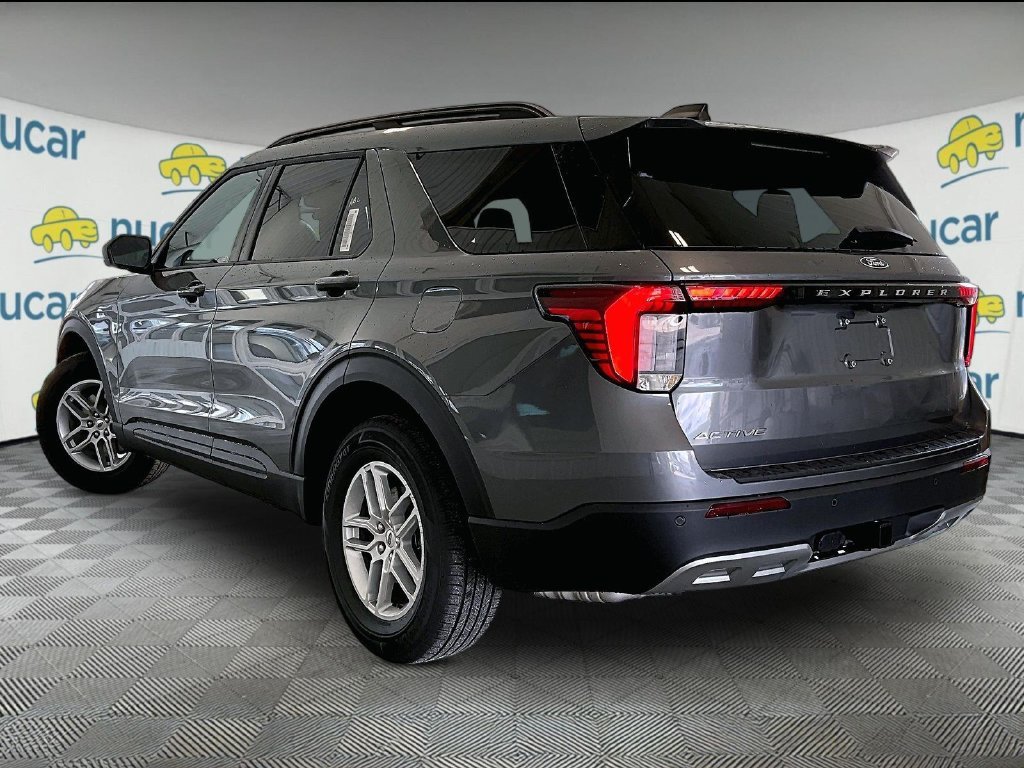 New 2027 Gray Metallic Ford Active image 5