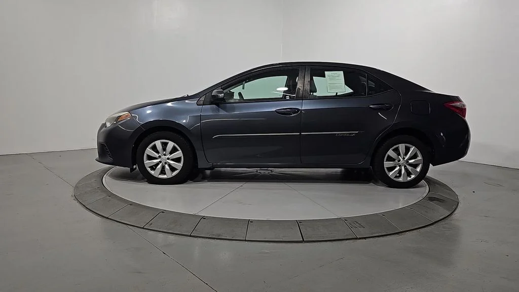 Used 2016 Gray Toyota LE image 2