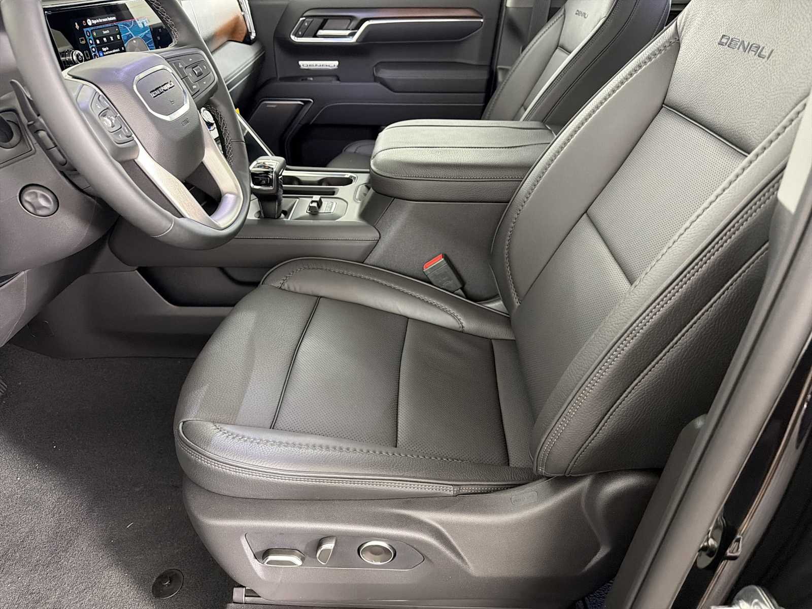 2026 GMC Sierra 1500 Denali - Photo 7