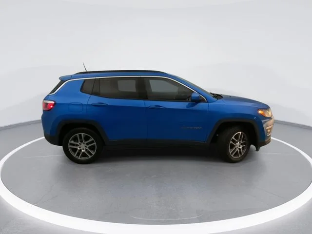 Used 2019 Blue Jeep Latitude image 7