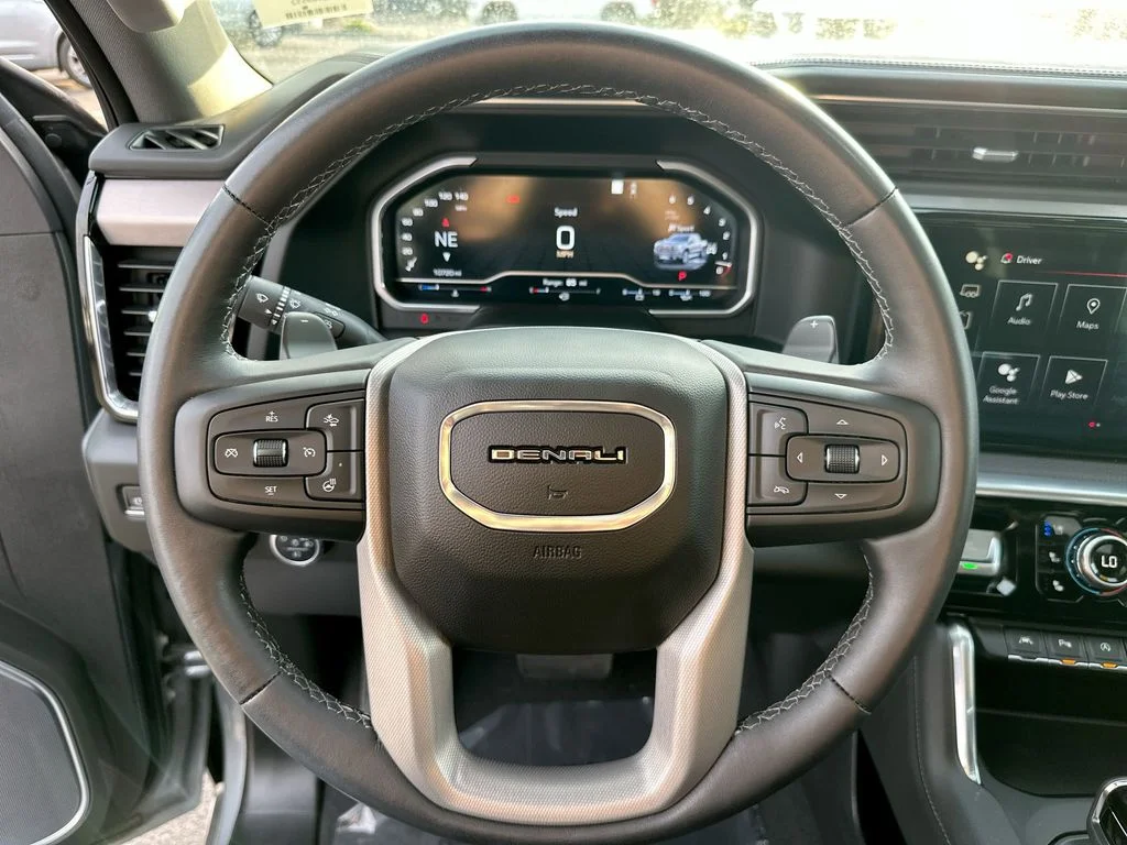 Used 2023 Silver GMC Denali image 4