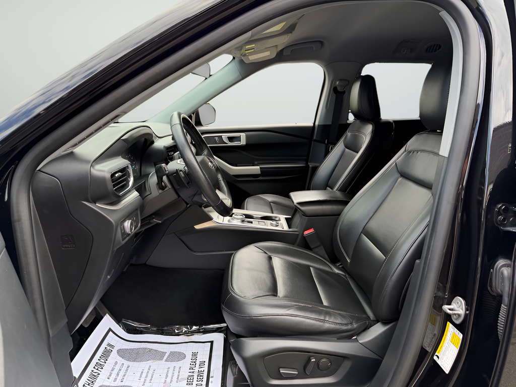 Used 2020 Black Ford XLT image 10