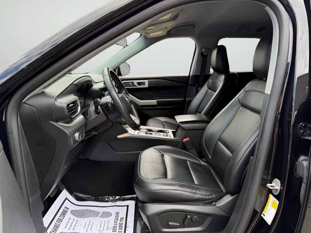 Used 2020 Black Ford XLT image 10
