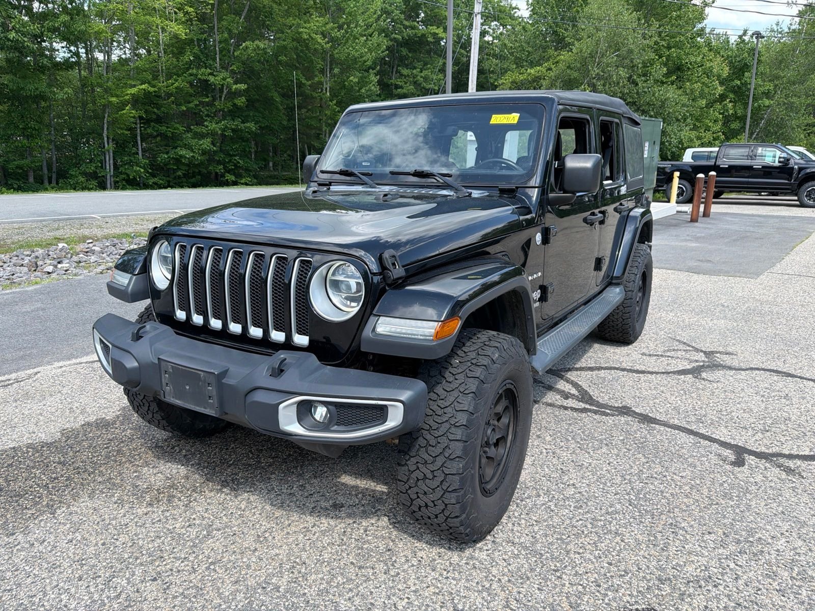Used 2020 Black Jeep Unlimited Sahara image 3