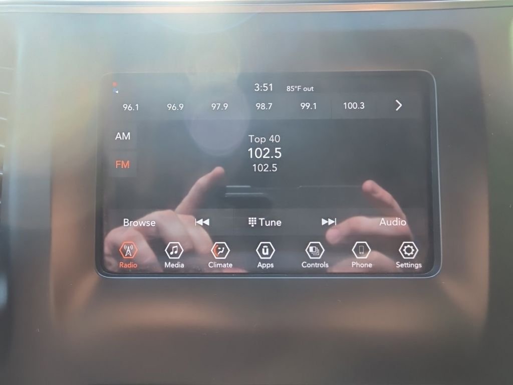 Used 2021 Green Jeep Latitude image 20