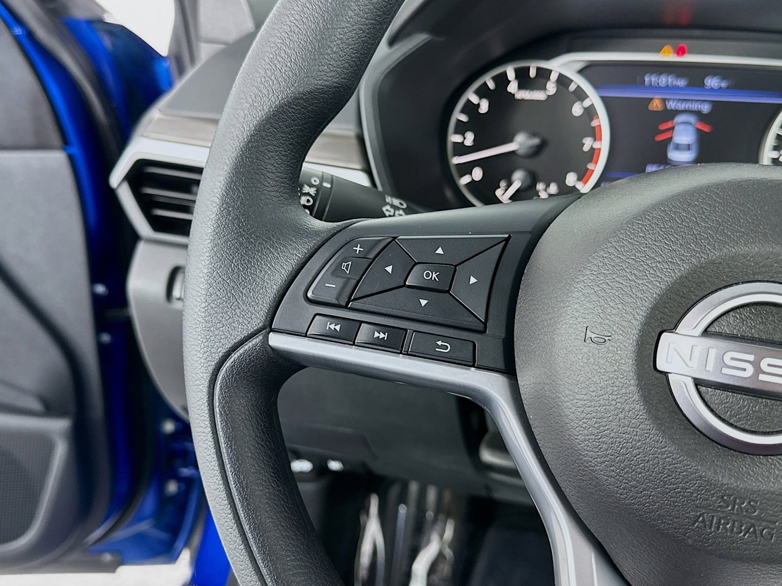 2025 Nissan Altima SV - Photo 14