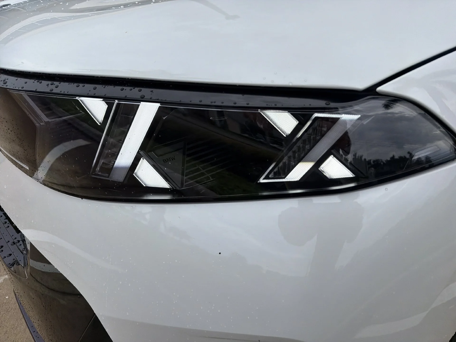 New 2027 Mineral White Metallic BMW  image 9