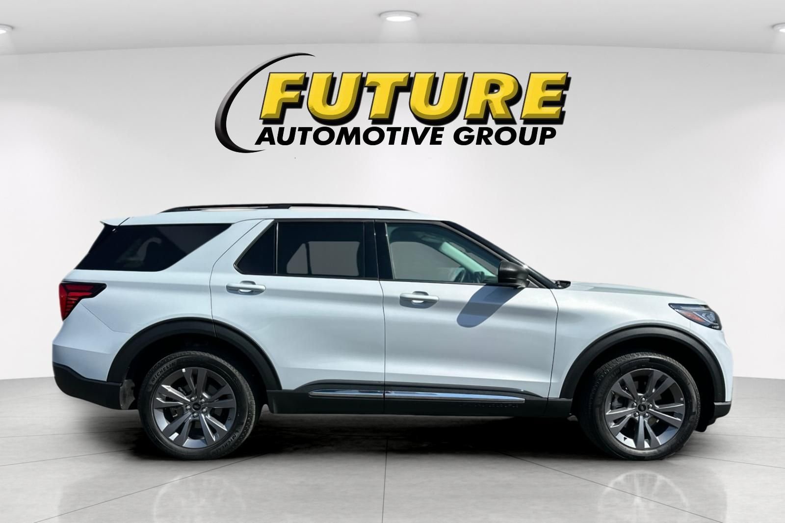 Used 2025 White Ford Active image 2